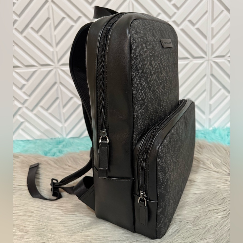 Michael Kors Signature EVERETT BLACK FRONT POCKET LARGE BACKPACK BAG UNISEX NEW - Picture 4 of 11